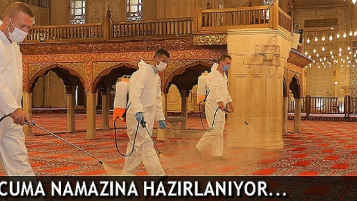 Camiler Cuma Namazına Hazırlanıyor