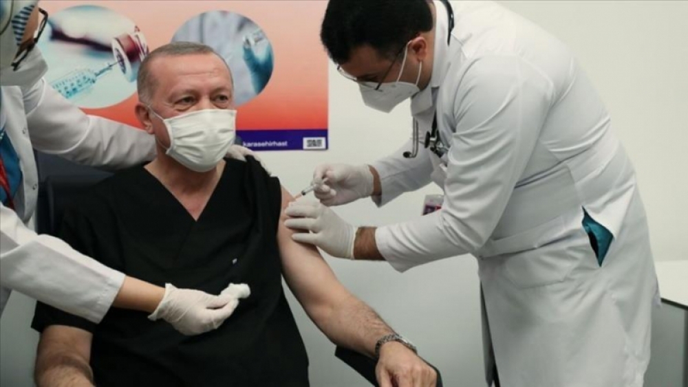 Cumhurbaşkanı Erdoğan'a COVID-19 aşısı yapıldı