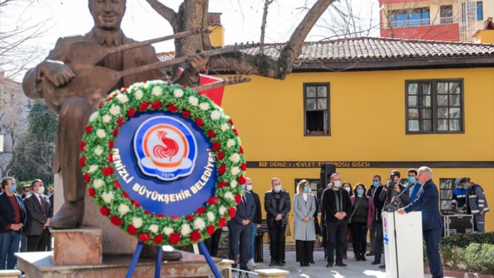 Denizli Büyükşehir, usta halk ozanı Özay Gönlüm'ü unutmadı