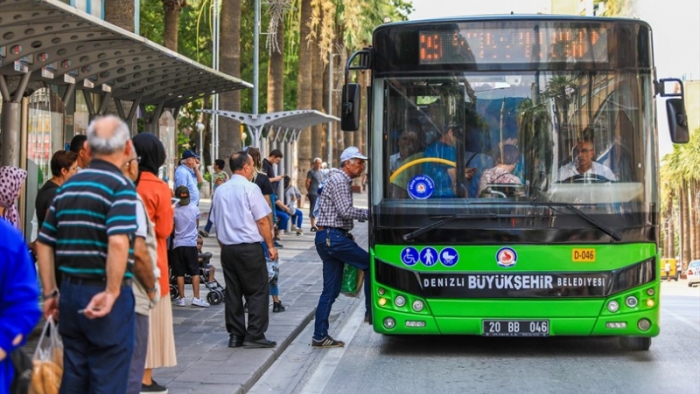 Denizli'de Eczacılar da belediye otobüslerinden ücretsiz yararlanacak