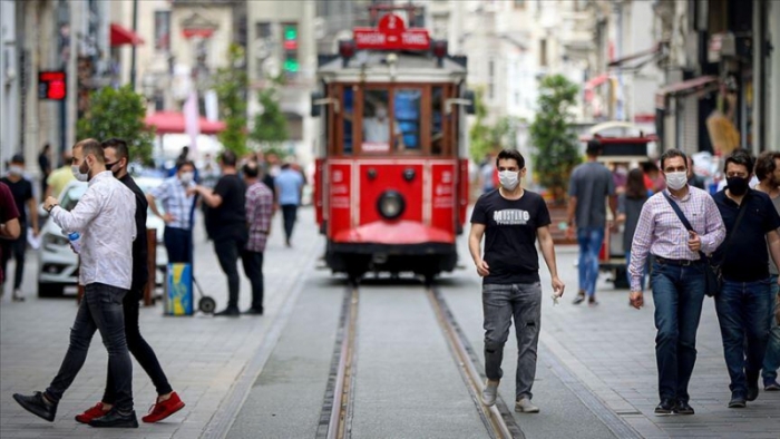 Günlük vaka sayısı yaklaşık 25.000'e sıçrayarak Mayıs ayının başından bu yana en yüksek seviyeye çıktı