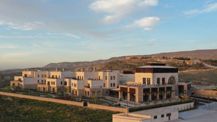 Kapadokya’da Dinlenme Odaklı Havuzlu Otel Deneyimi
